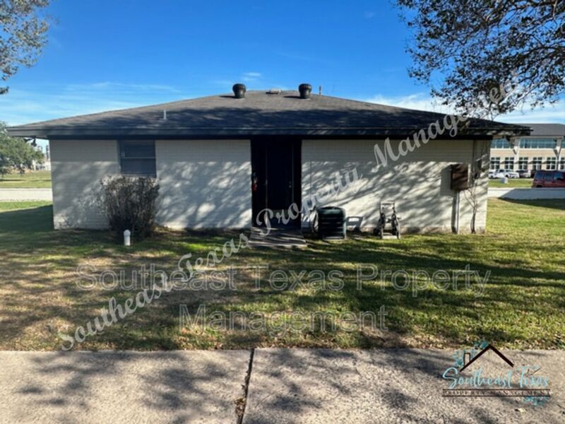 Foto principal - 2160 Merriman St
