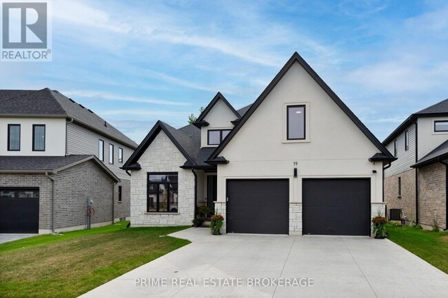 Building Photo - 19 Aspen Cir