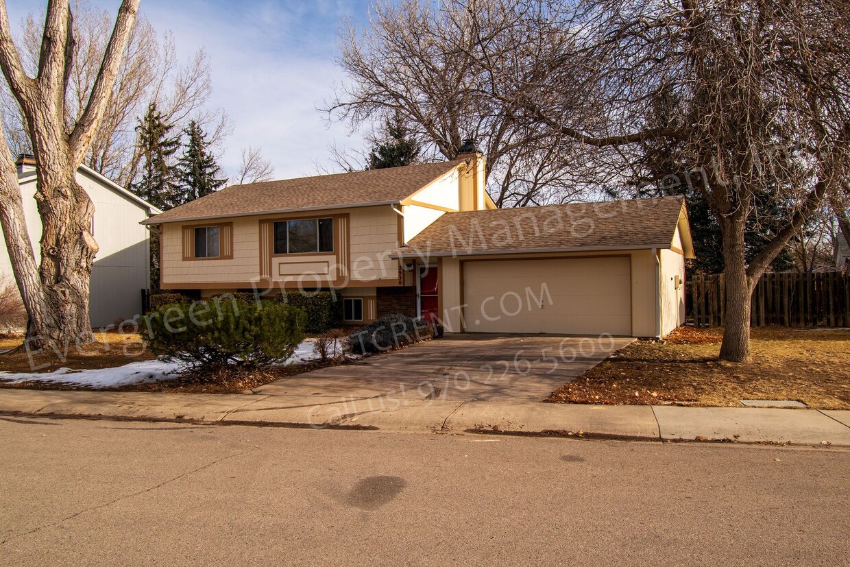 Foto principal - Short Term Lease! Spacious Home in Mid-Tow...