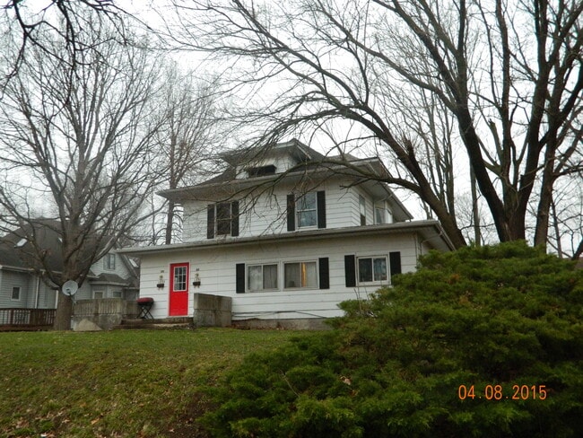 Building Photo - 1233 46th St