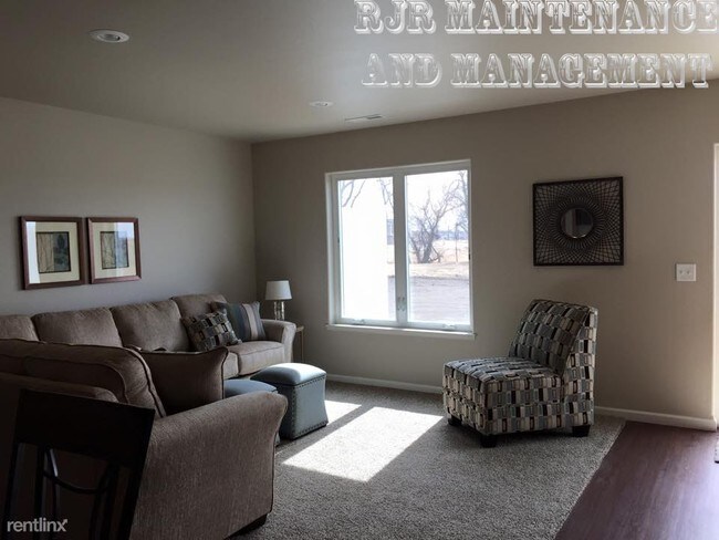 Building Photo - 3 br, 2 bath Condo - 4003 29th St SE