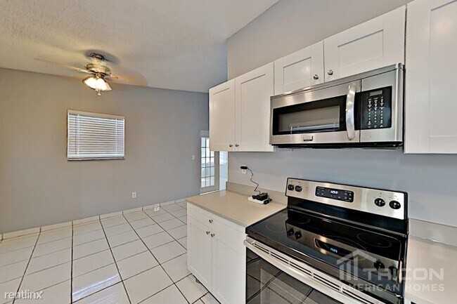 Foto del edificio - 1901 NW 185th Terrace