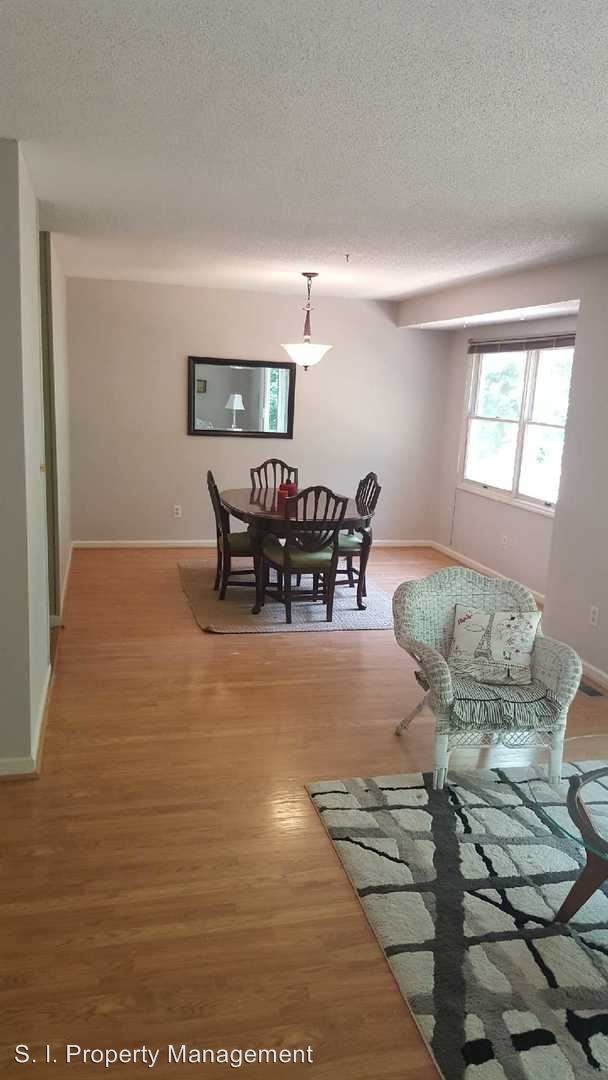 Building Photo - 3 br, 3.5 bath House - 422 Lake Dr