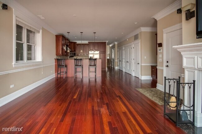 Foto del edificio - 3021 N Southport Ave