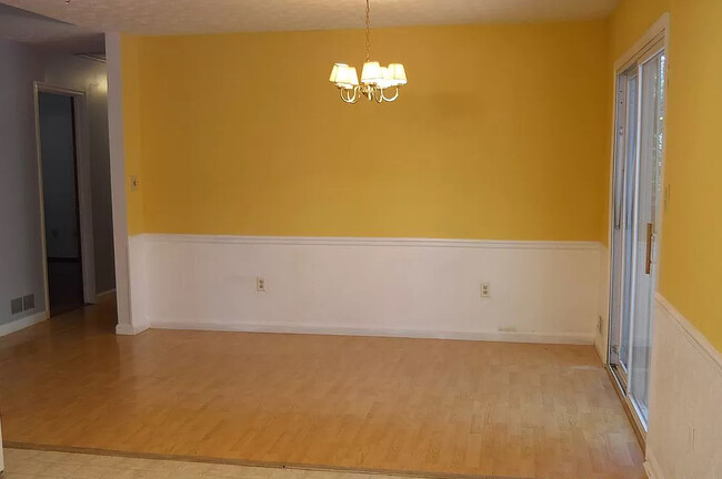 Dining room next to kitchen - 105 Flannigans Pl