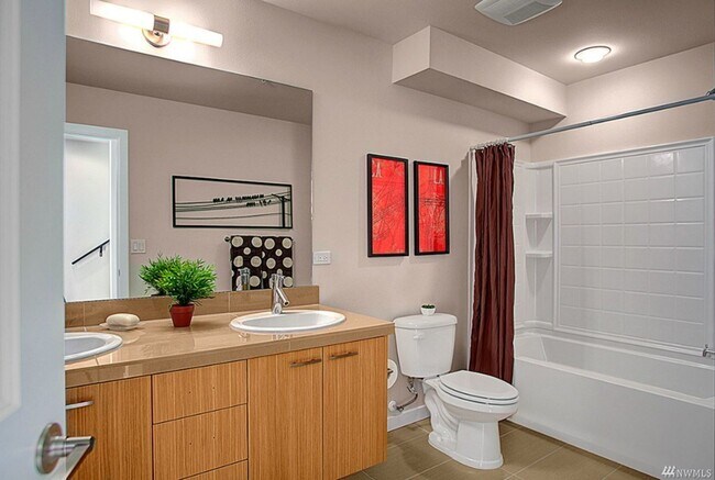 Foto del edificio - 3bd/2.25ba Issaquah Townhome