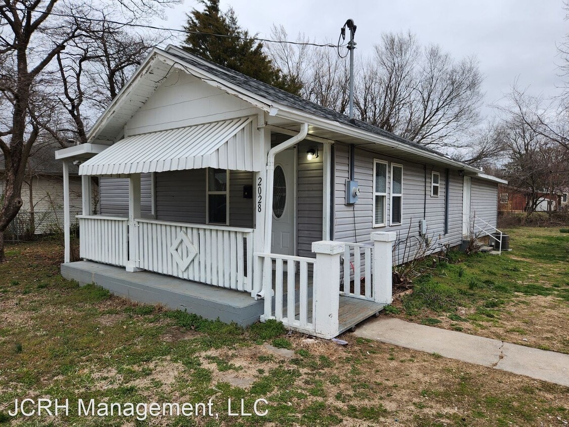 3 br, 2 bath House 2028 N Park House for Rent in Springfield, MO