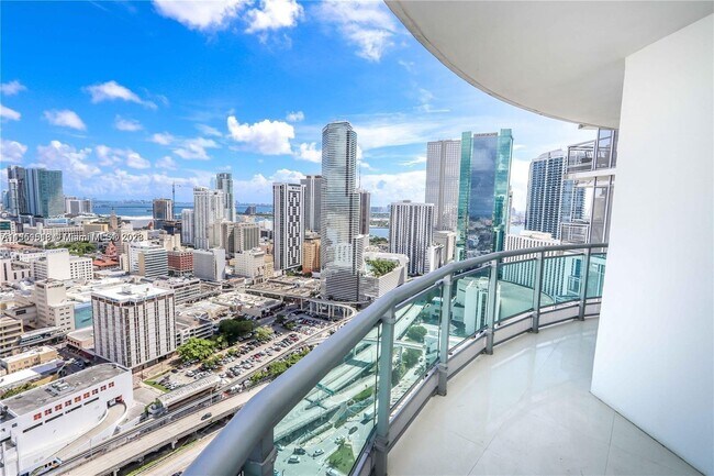 Foto del edificio - 350 S Miami Ave