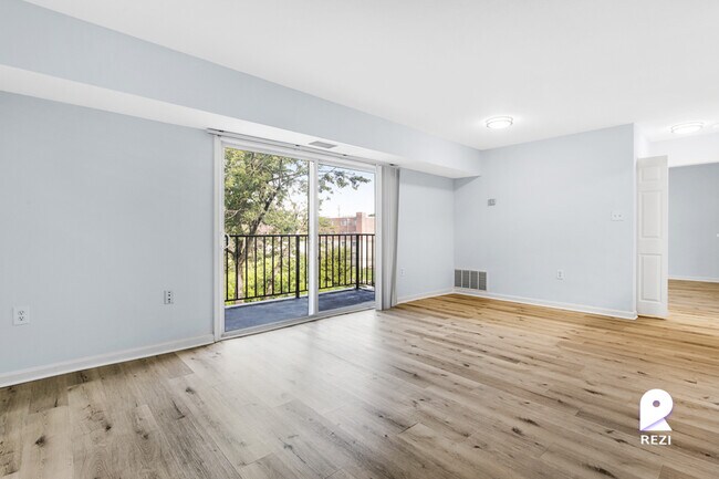 Foto del edificio - 6503 Hil-Mar Dr