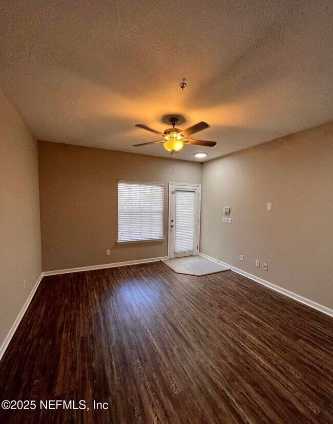 Foto del edificio - 2200 Marsh Hawk Ln