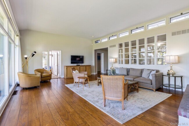 Foto del edificio - 29 Alden Ln