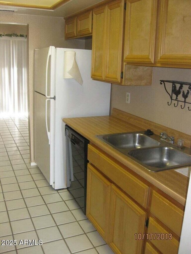 Foto del edificio - 1101 E Bluefield Ave