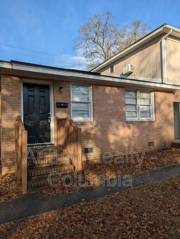 Primary Photo - 3201 Wilmot Ave