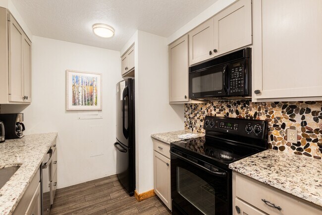 Foto del edificio - 21680 US-6