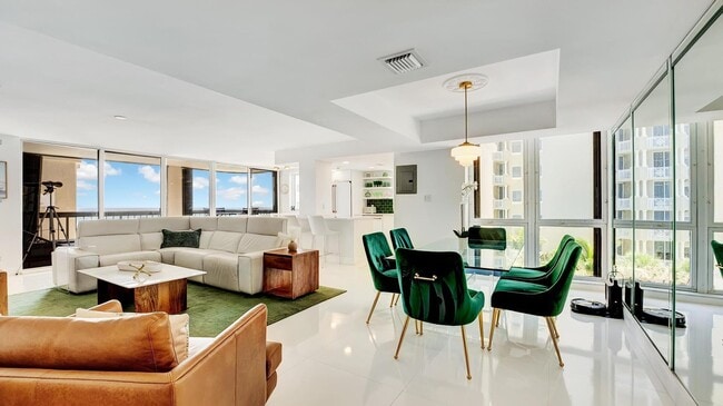 Foto del edificio - 5380 N Ocean Dr