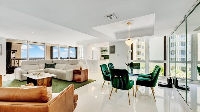 Building Photo - 5380 N Ocean Dr
