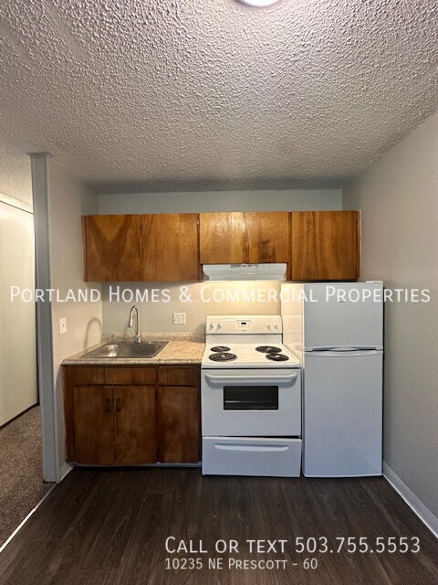 Foto del edificio - 10235 NE Prescott St