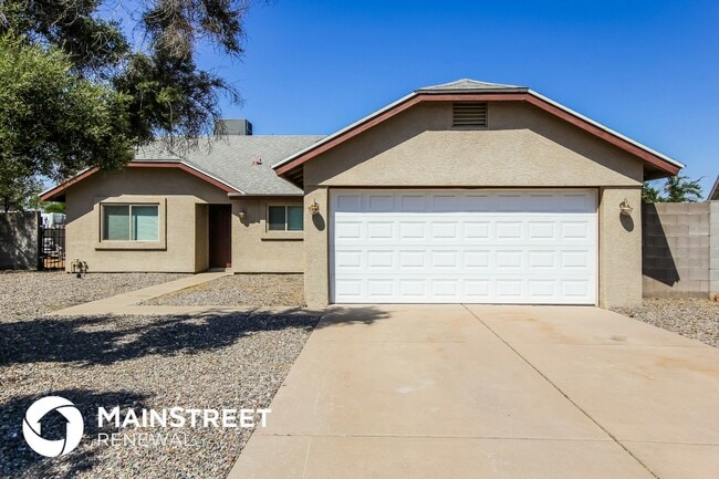Building Photo - 16422 N 66th Dr