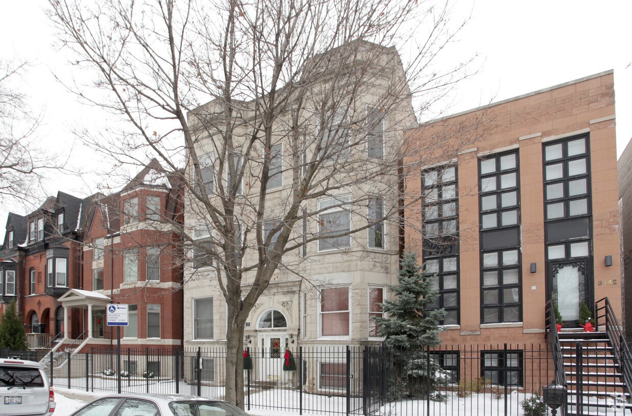 Building Photo - 3144 S Prairie Ave
