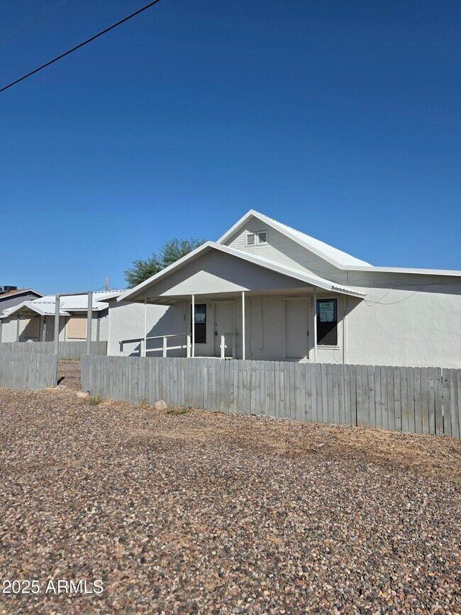 Foto del edificio - 216 E Centre Ave