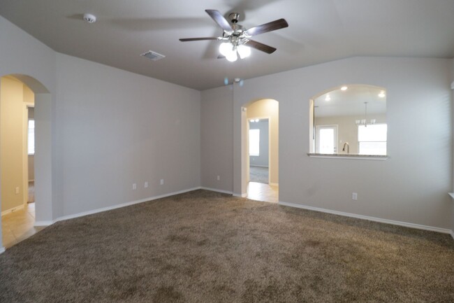 Building Photo - Like New, Open Floor Plan!!!!   Ask About ...