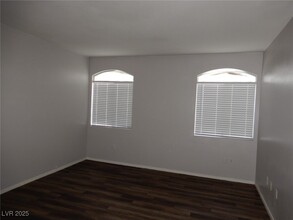 Building Photo - 75 N Valle Verde Dr