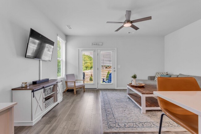 Building Photo - 1301 Walker Wy