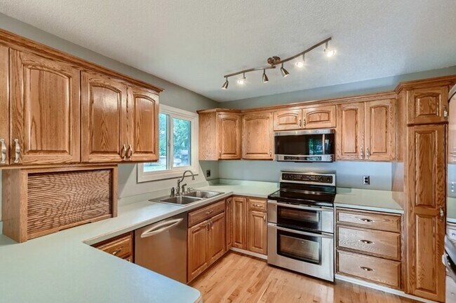 Building Photo - 10381 Nathan Lane N, Maple Grove, MN, 55369