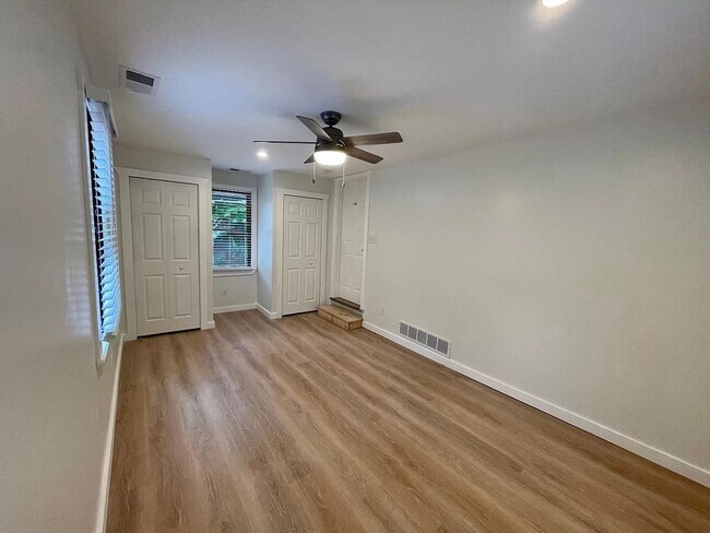 Foto del edificio - 331 E Ann St