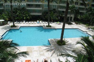 Building Photo - 700 E Boynton Beach Blvd