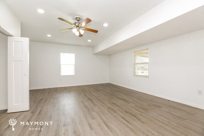 Foto del edificio - 8726 Monroe Ave