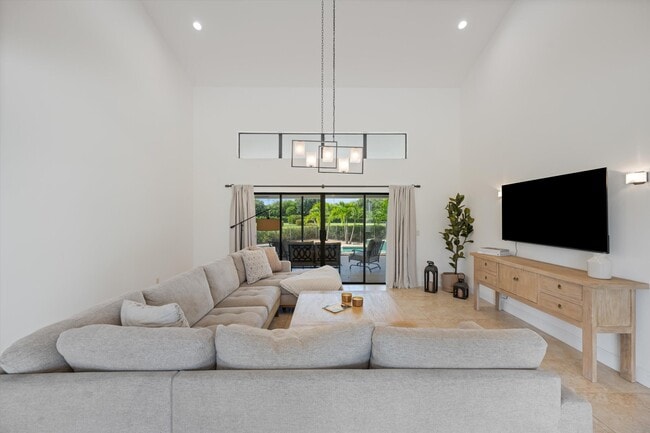 Foto del edificio - 14596 Belmont Trce