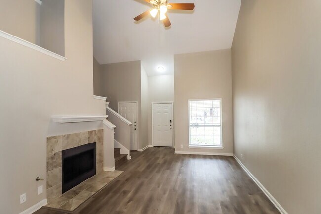 Foto del edificio - 21311 Derby Day Ave