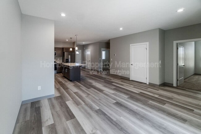 Foto del edificio - 1717 N Manifold Ln