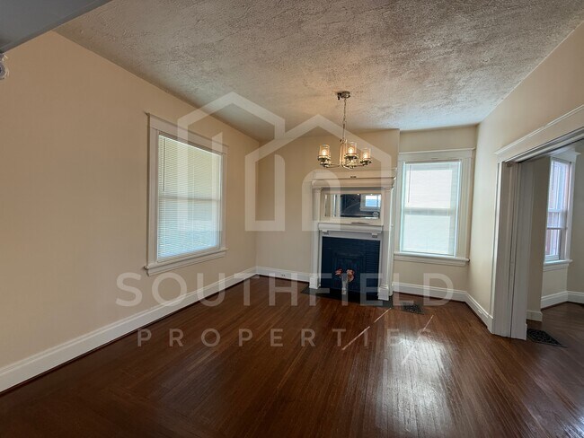 Foto del edificio - 1537 Ruth Ave
