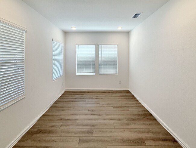 Foto del edificio - Elegant New Build in Princeton with Pool, ...