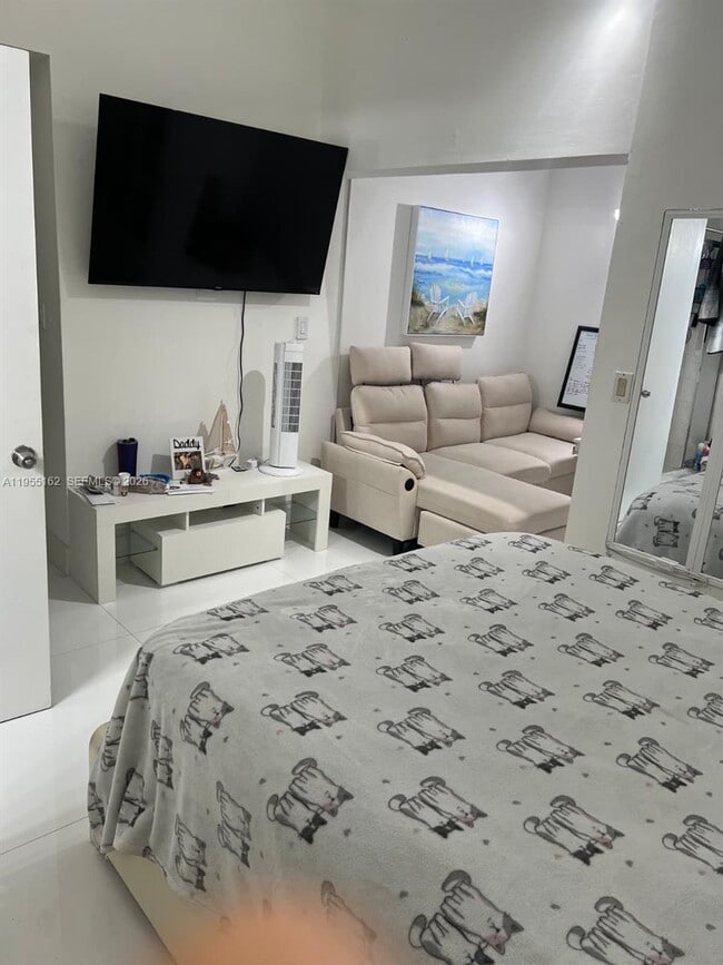 Building Photo - 246 Poinciana Island Dr