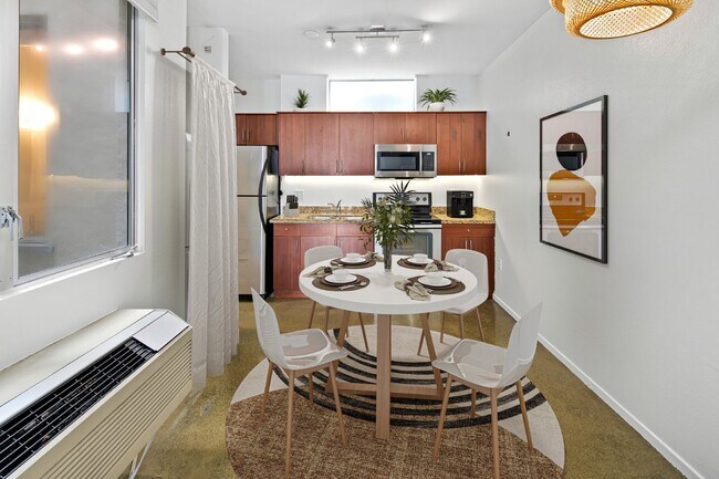 Building Photo - Lusso Lofts - Live work Town-home