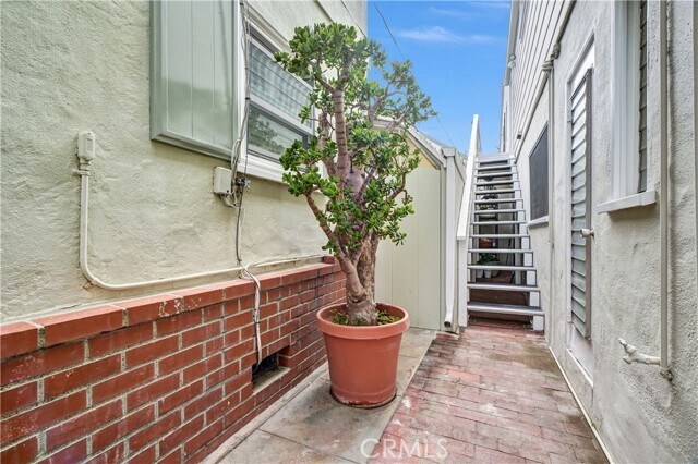 Foto del edificio - 320 Sapphire Ave