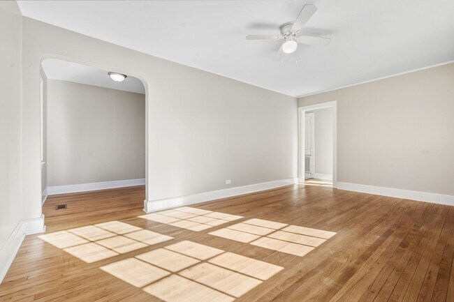 Building Photo - Charming Home 2 Bedroom Cottage with Fenced Yard Near Downtown Durham