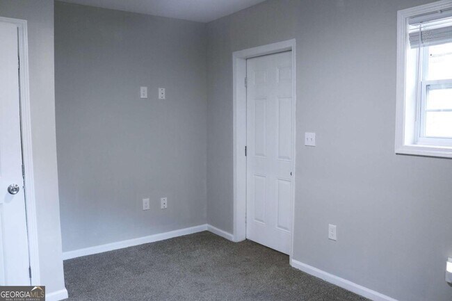 Foto del edificio - 445 Lanier St NW