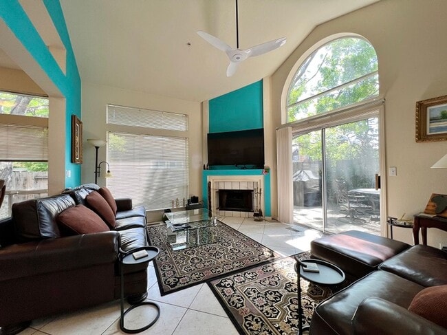 Building Photo - Spacious Three Bedroom Napa Home