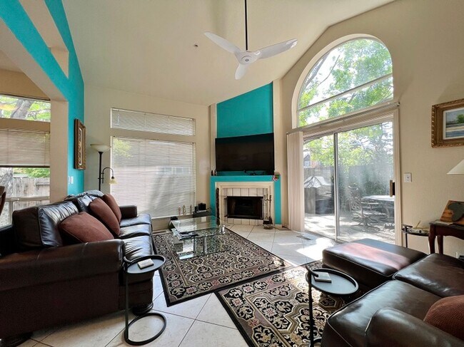 Foto del edificio - Spacious Three Bedroom Napa Home