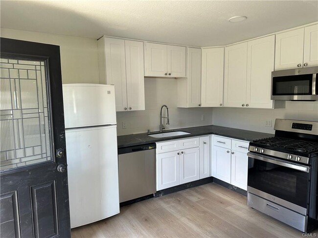 Building Photo - 42692 Moonridge Rd