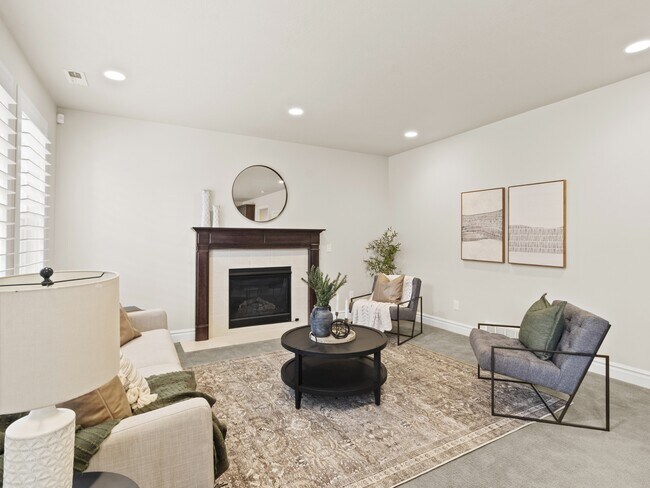 Foto del edificio - 1319 E Foxmont Ln