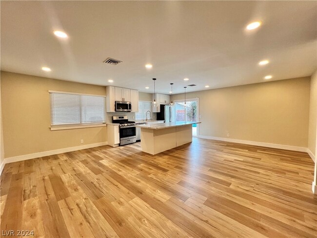 Building Photo - 6795 Segura Dr