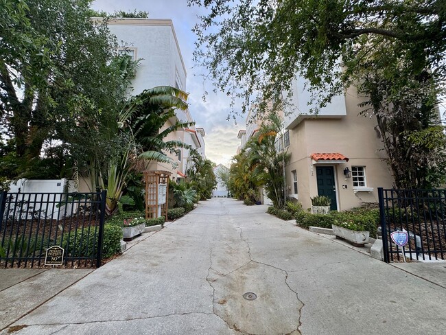 Photo - Private Townhouse in Heart of South Tampa