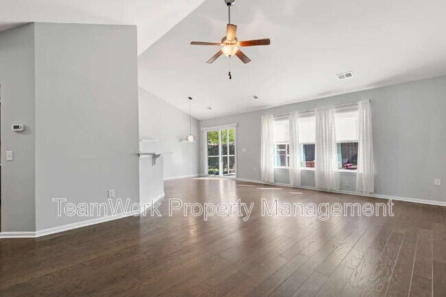 Foto del edificio - 3368 Kinross Ct