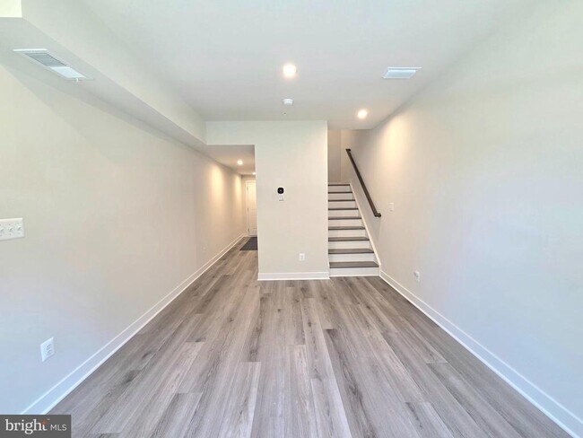 Foto del edificio - 4540 Dandelion Lp