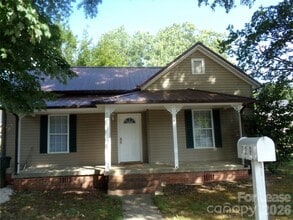 Building Photo - 729 Spruce St